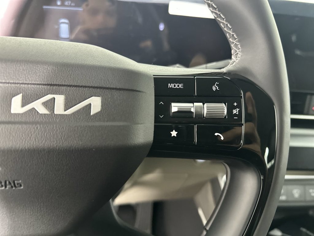 New 2027 Ceramic Silver Kia LXS image 7