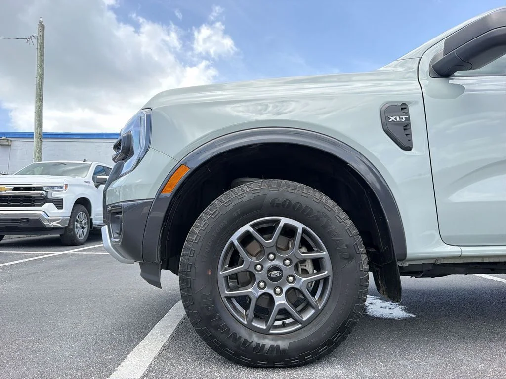 Used 2024 Green Ford XLT image 39
