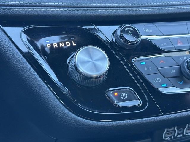 Used 2022 White Chrysler Touring L image 19