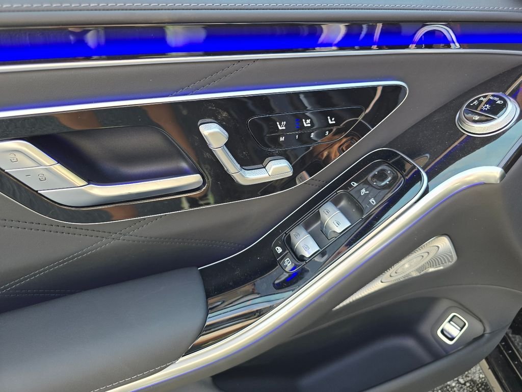 New 2026 Obsidian Black Metallic Mercedes-Benz Maybach S 580 image 38