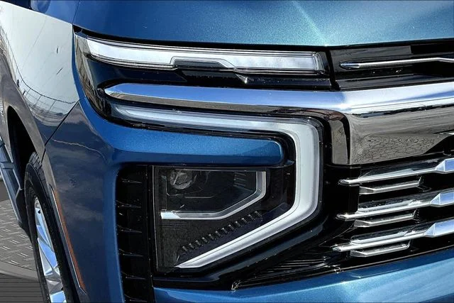 Used 2025 Blue Chevrolet Premier image 32