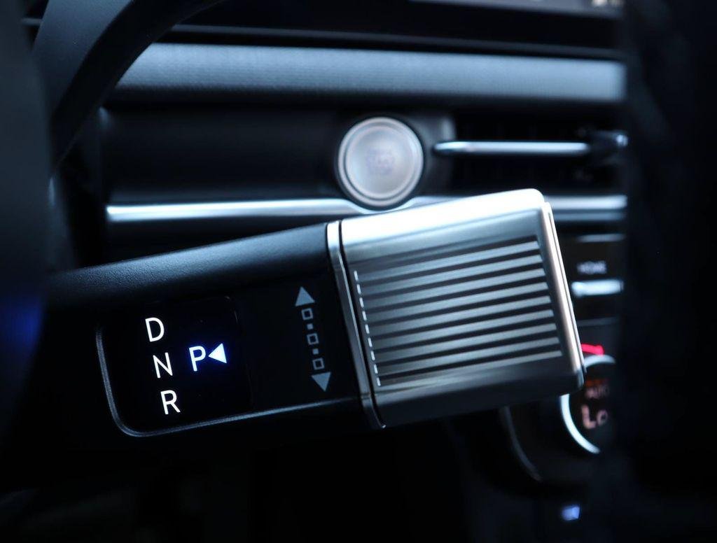 New 2026 White Hyundai SEL Convenience image 12