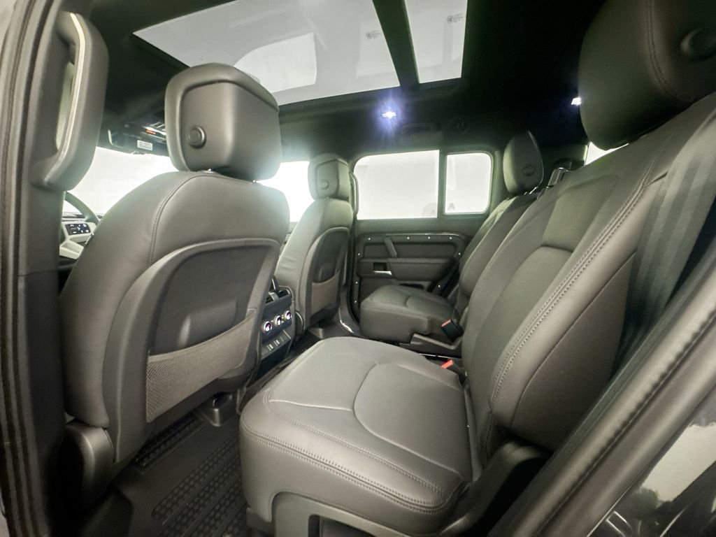 2026 Land Rover Defender X-Dynamic SE - Photo 24