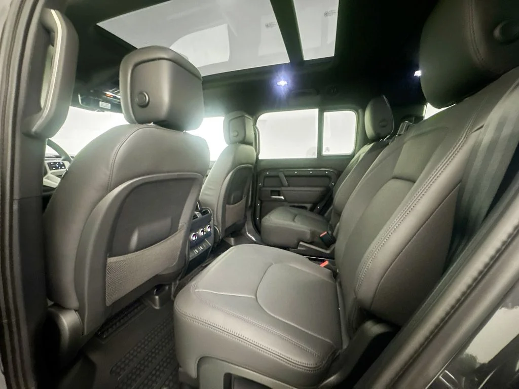 New 2026 Carpathian Grey Land Rover X-Dynamic SE image 24