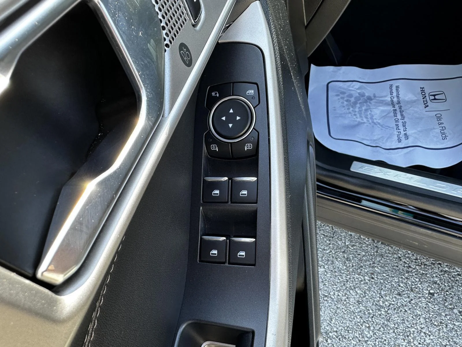 2023 Ford Explorer Limited - Photo 9