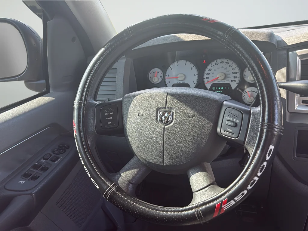 Used 2008 Gray Dodge SLT image 30