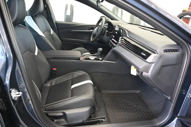 2026 Toyota Camry SE - Photo 11