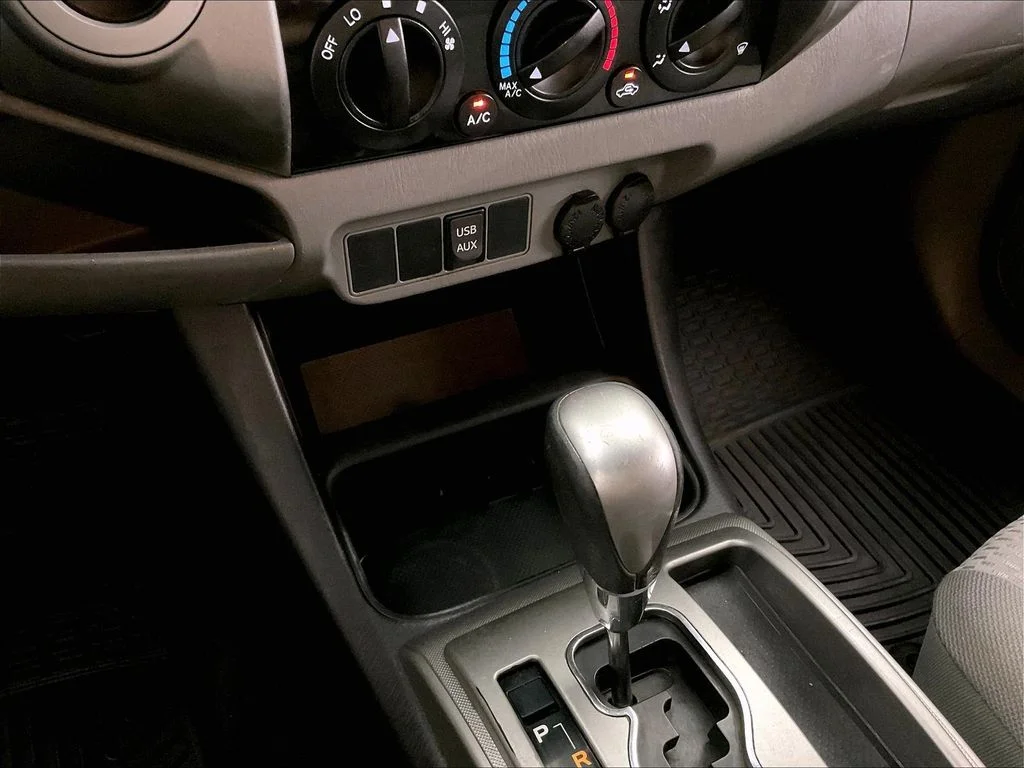 Used 2014 Blue Toyota Base image 37