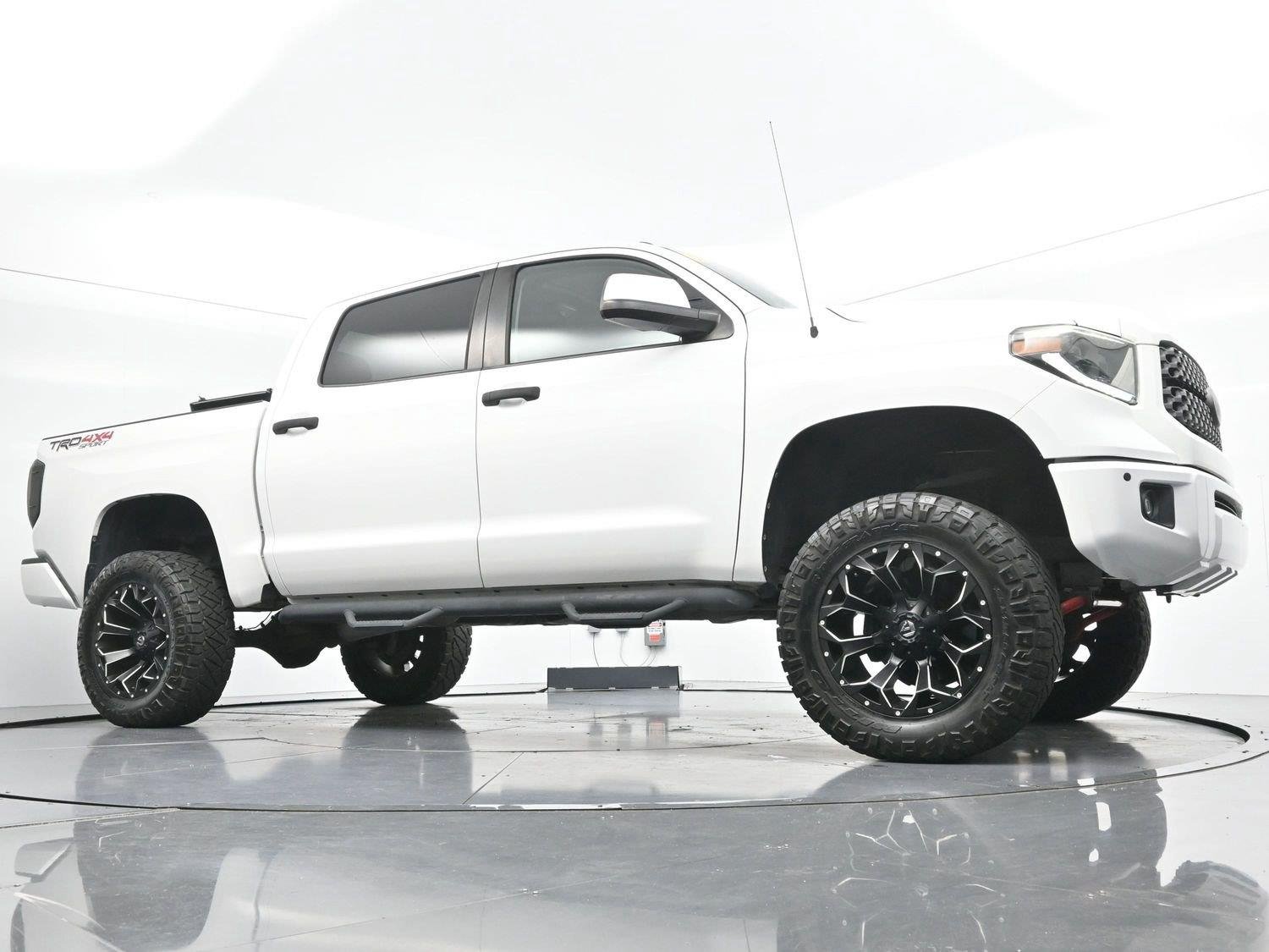 Used 2019 Super White Toyota SR5 image 39