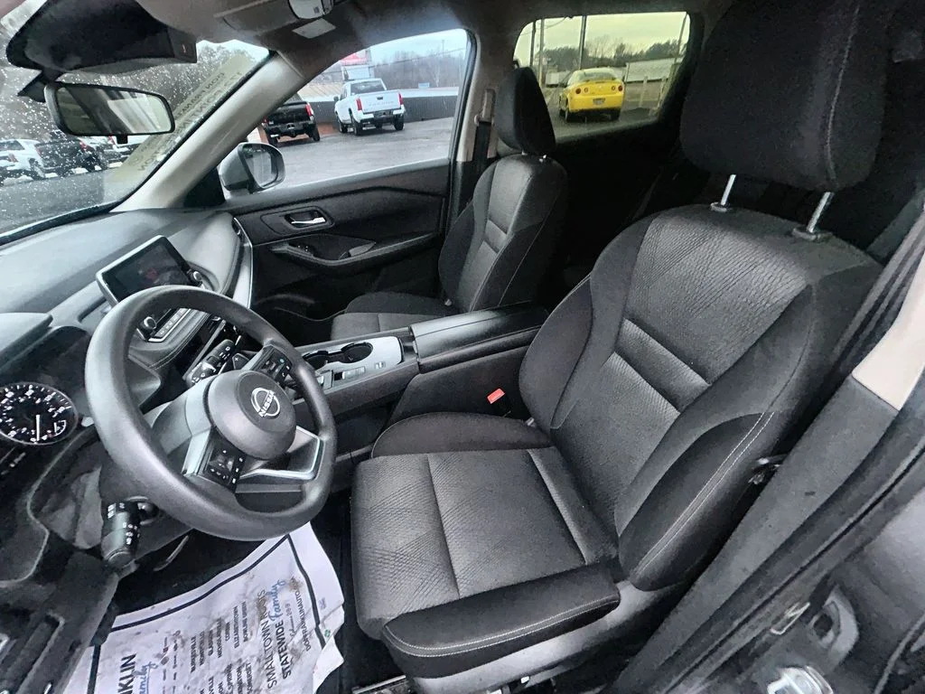 Used 2024 Gray Nissan SV image 15
