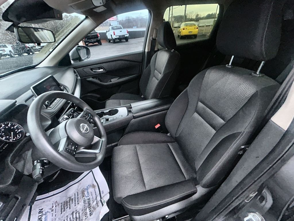 Used 2024 Gray Nissan SV image 15