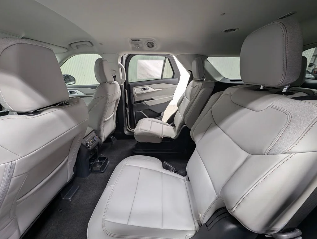 New 2026 Star White Metallic Tri-Coat Ford Active image 14