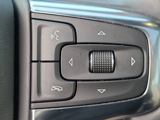 Used 2024 Iridescent Pearl Tricoat Chevrolet Premier image 29