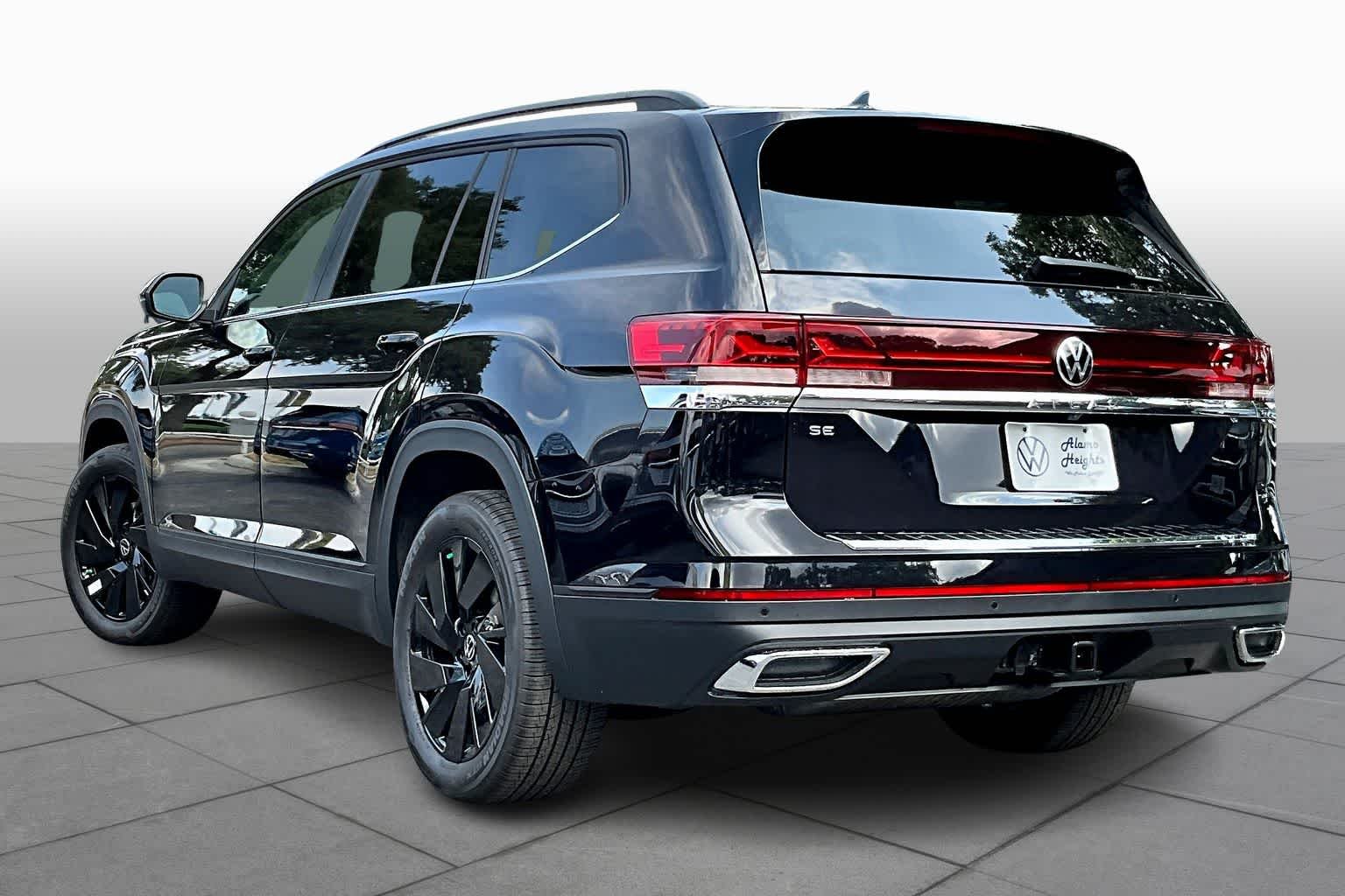 New 2026 Deep Black Pearl Volkswagen 2.0T SE W/TECHNOLOGY image 12