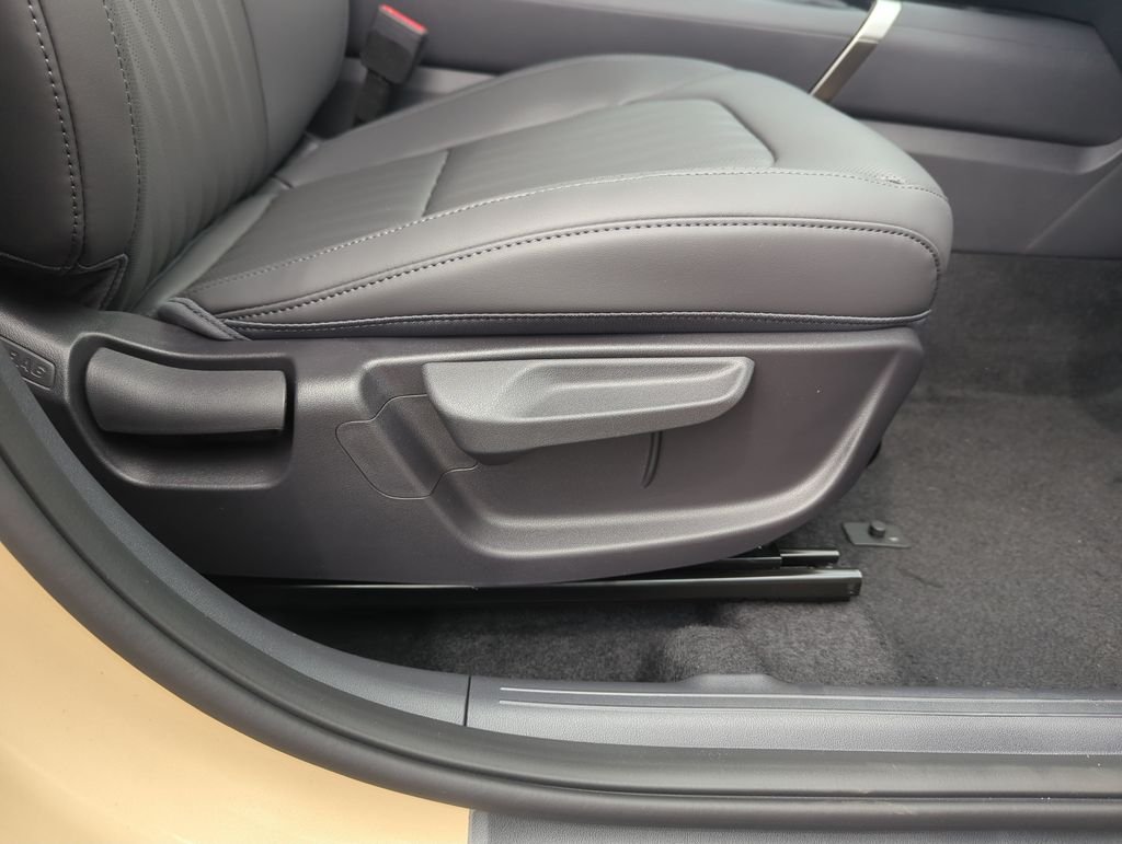 New 2027 Terrain Brown Kia X-Line S image 36