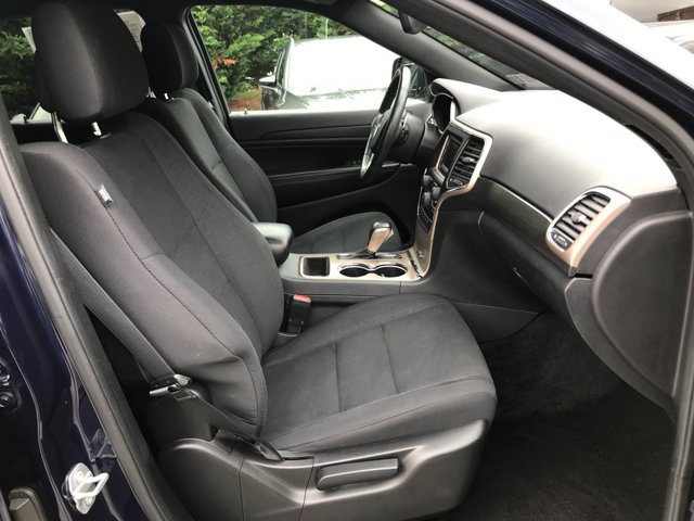 Used 2017 True Blue Pearlcoat Jeep Laredo image 26