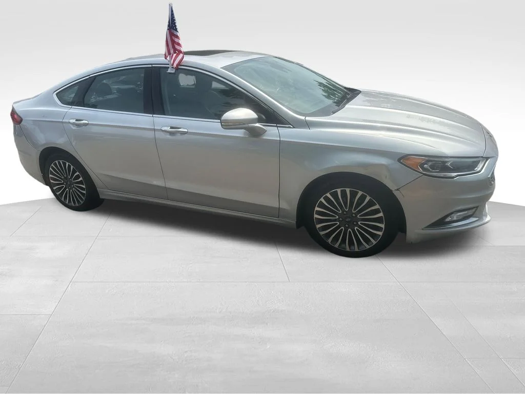 Used 2017 Silver Ford SE image 28