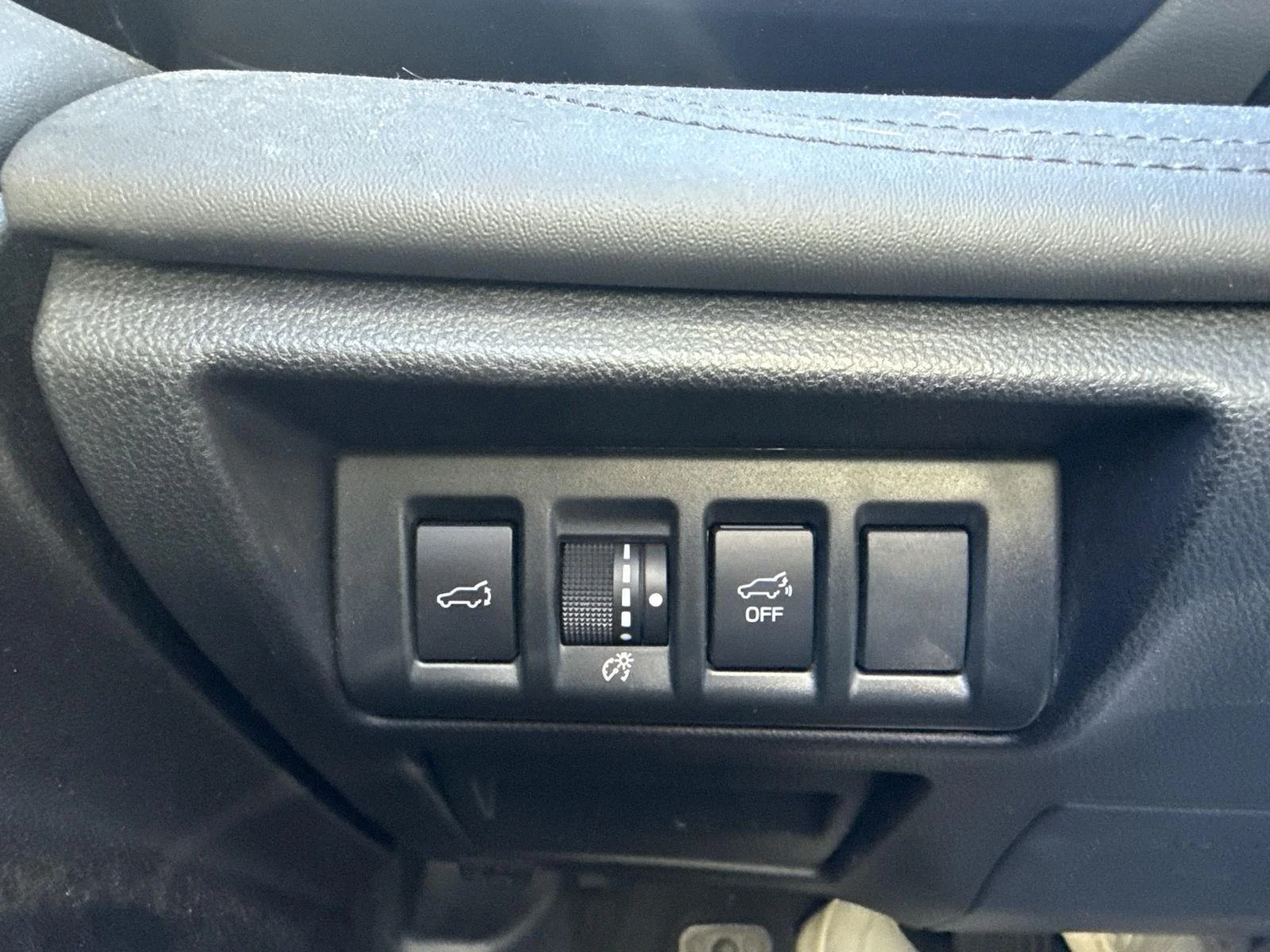 Used 2025 Geyser Blue Subaru Wilderness image 15