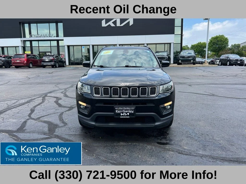Used 2019 Black Jeep Latitude image 3