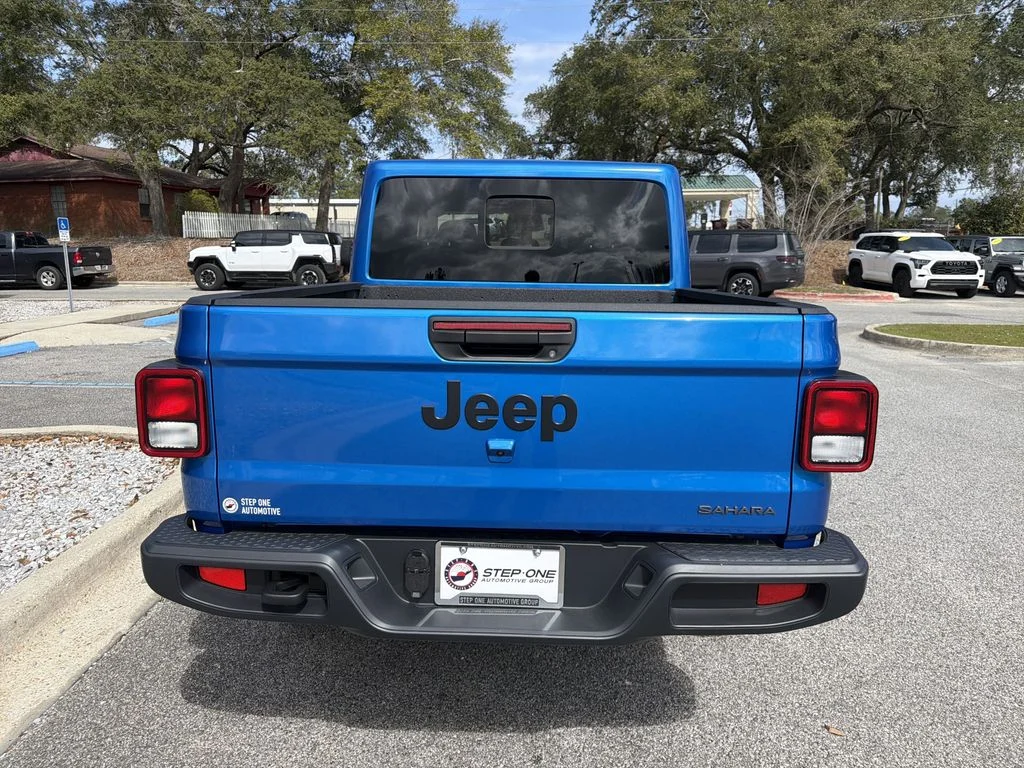 2026 Jeep Gladiator Sahara - Photo 6