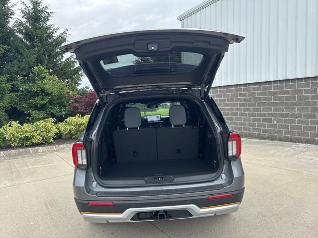 New 2026 Carbonized Gray Metallic Ford Tremor® image 6