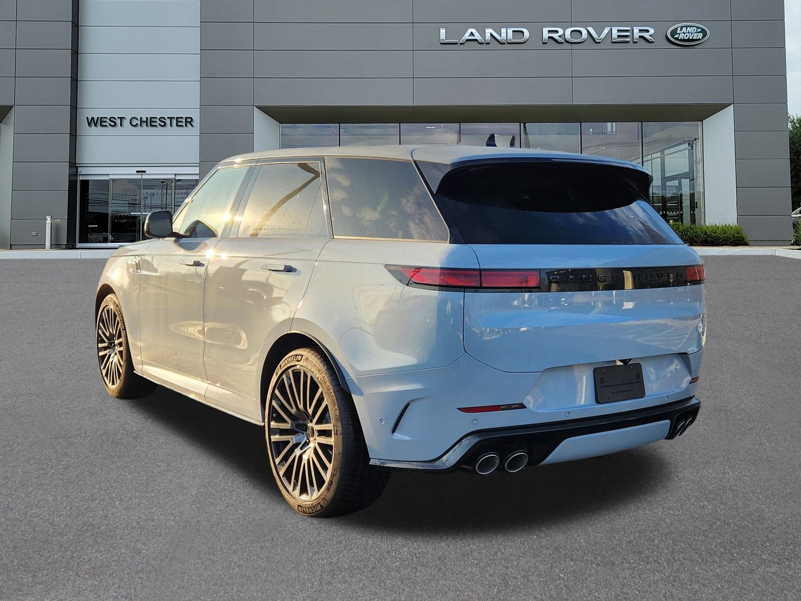 New 2026 Arroios Grey LAND ROVER SV image 3