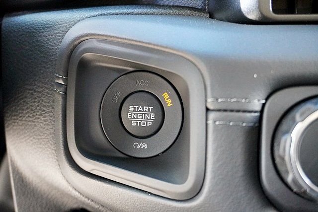 New 2026 Anvil Clear-Coat Exterior Paint Jeep Rubicon image 34