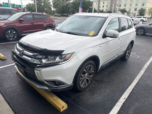 Used 2017  Mitsubishi GT image 3