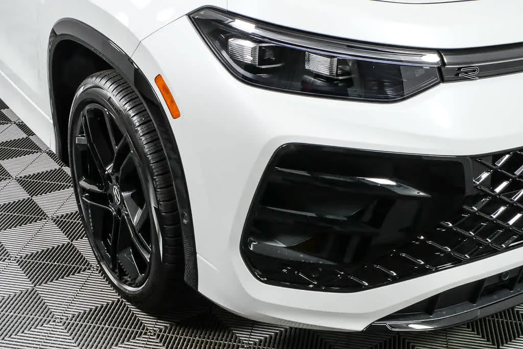 New 2026 Opal White Pearl Volkswagen SE R-Line Black image 36