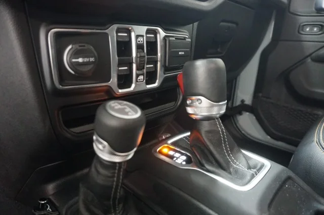Used 2024 Earl Clear Coat Jeep Sahara image 27