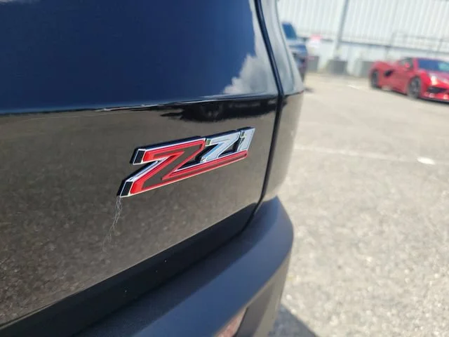 New 2027 Mosaic Black Metallic Chevrolet Z71 image 10