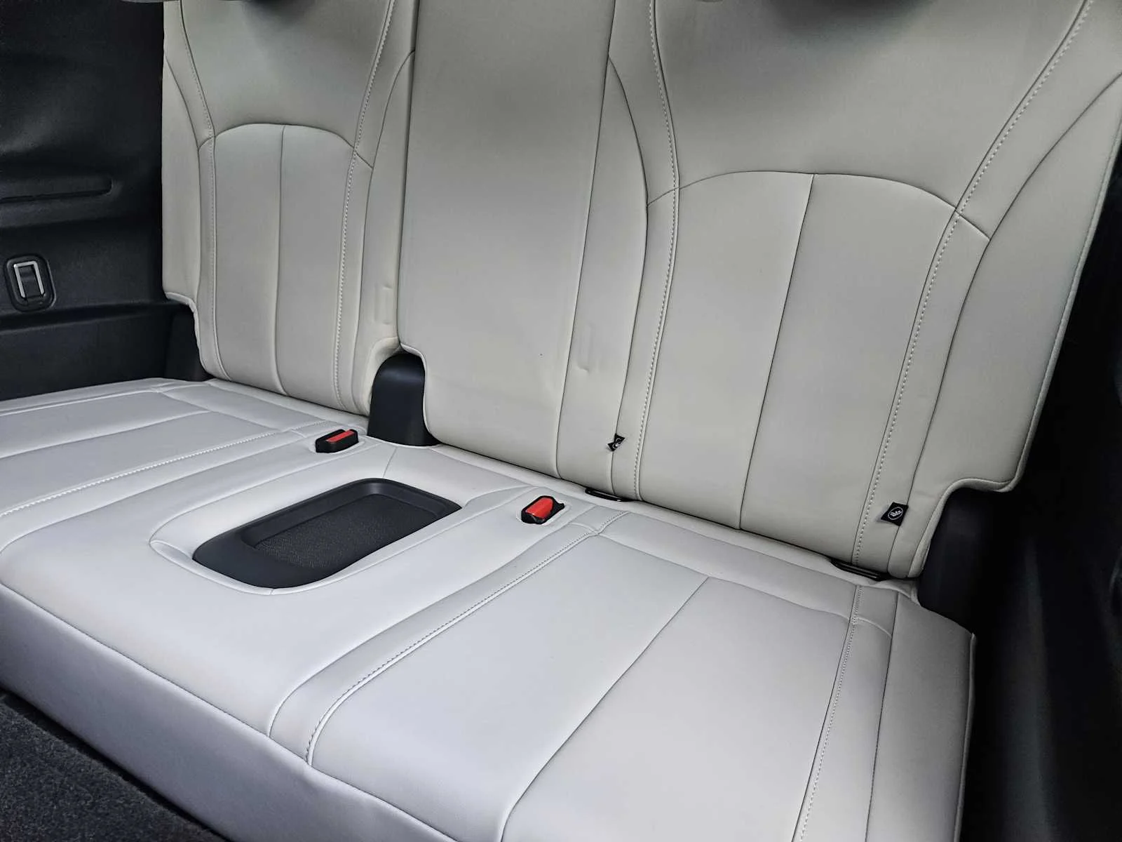 New 2027 RADIANT WHITE INFINITI Luxe FWD image 22