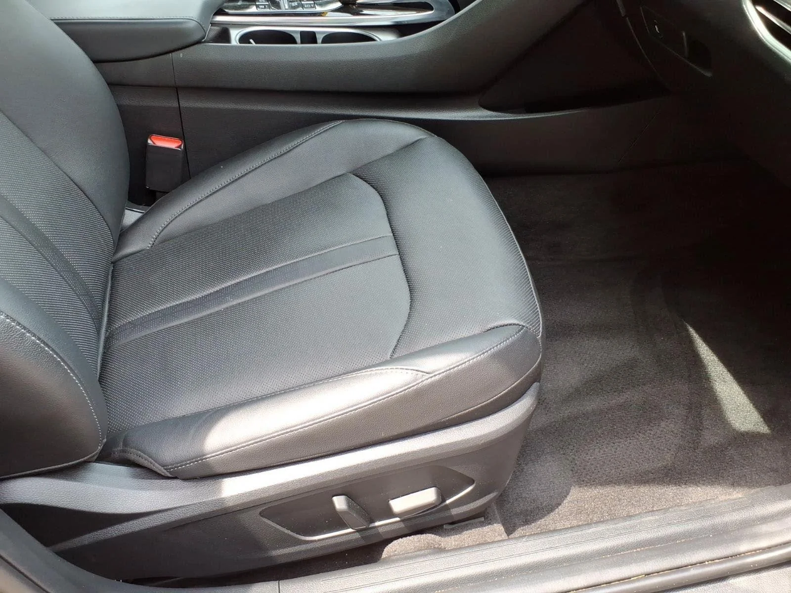 Used 2023 Onyx Black Hyundai Limited image 26