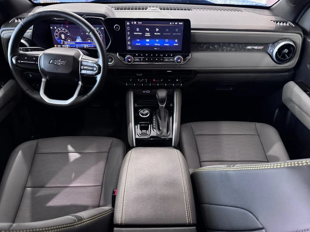 2025 Chevrolet Colorado ZR2 - Photo 11