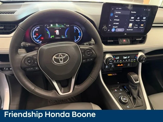 Used 2024 Silver Toyota XLE Premium image 22