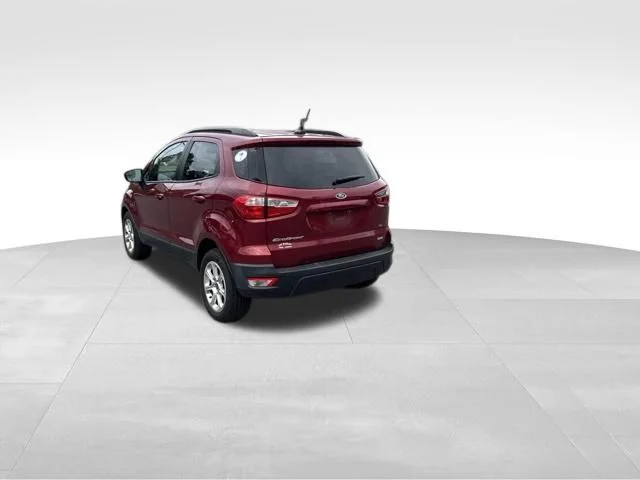 Used 2020 Red Ford SE image 8