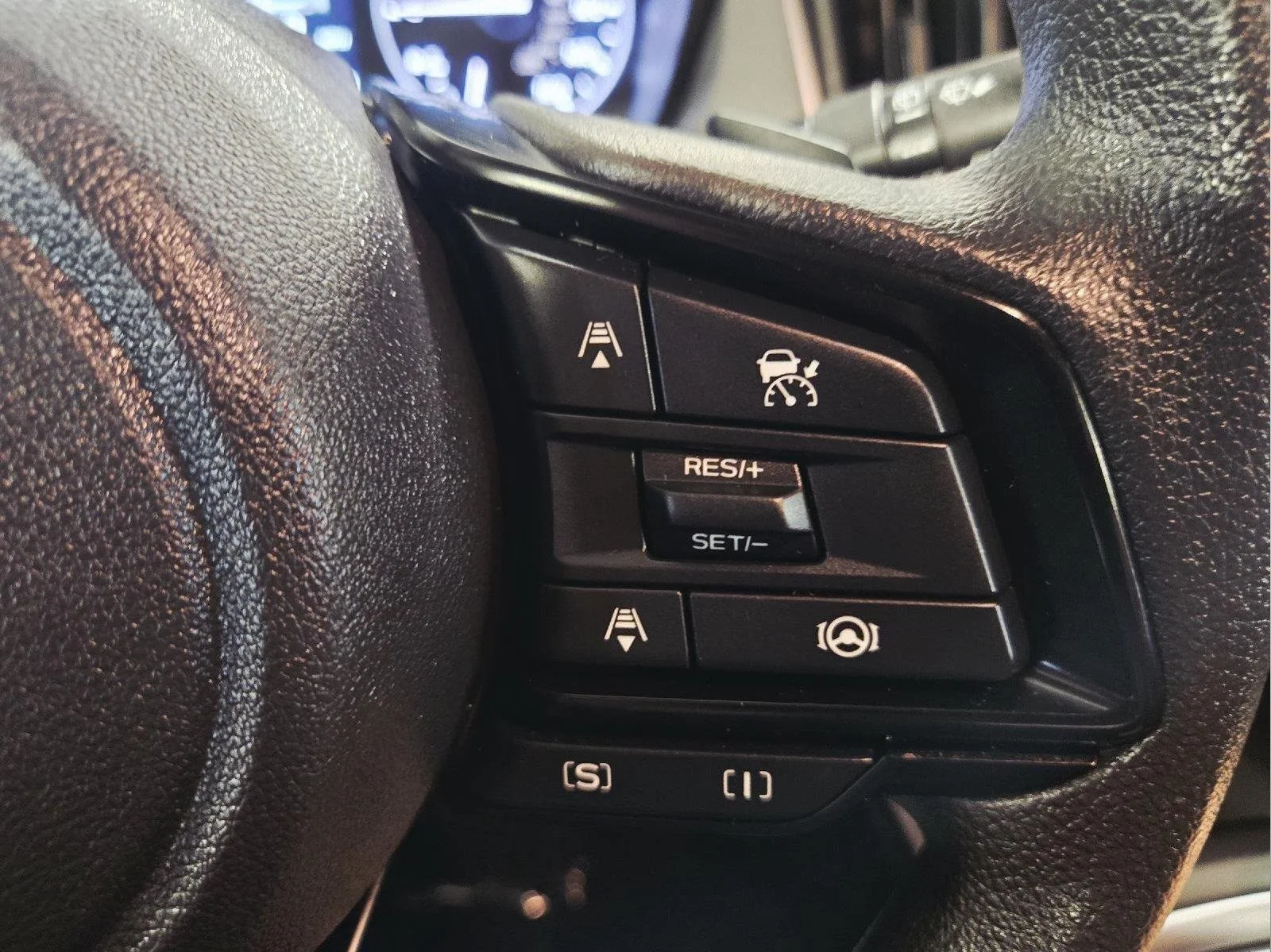 Used 2025 Crystal Black Silica Subaru Premium image 16