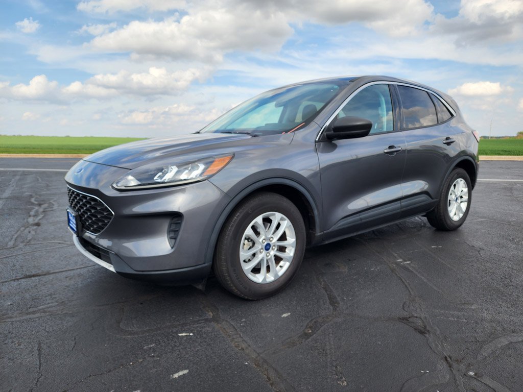 Used 2022 Carbonized Gray Metallic Ford SE image 1