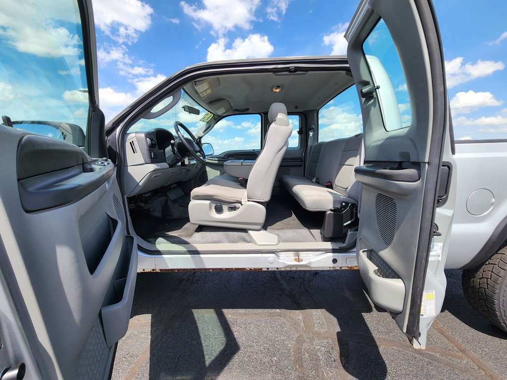 Used 2006  Ford  image 18