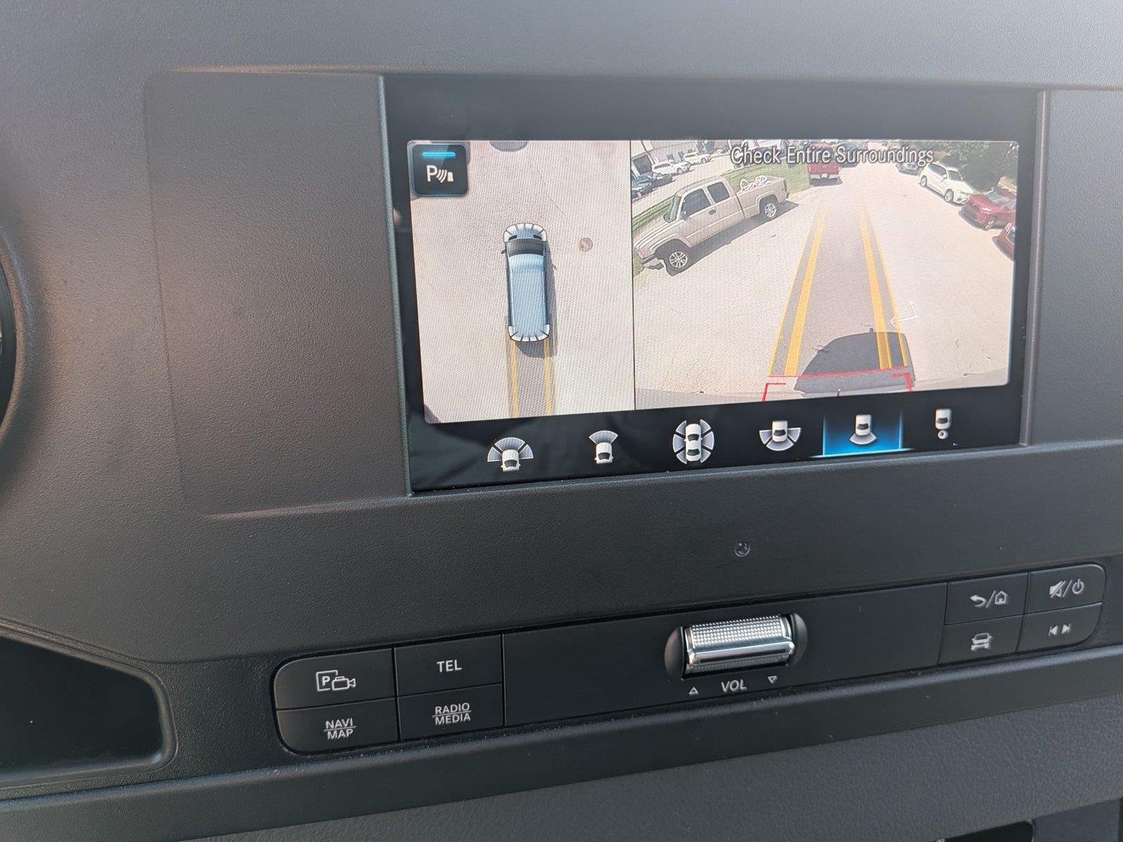 Used 2021  Mercedes-Benz  image 25