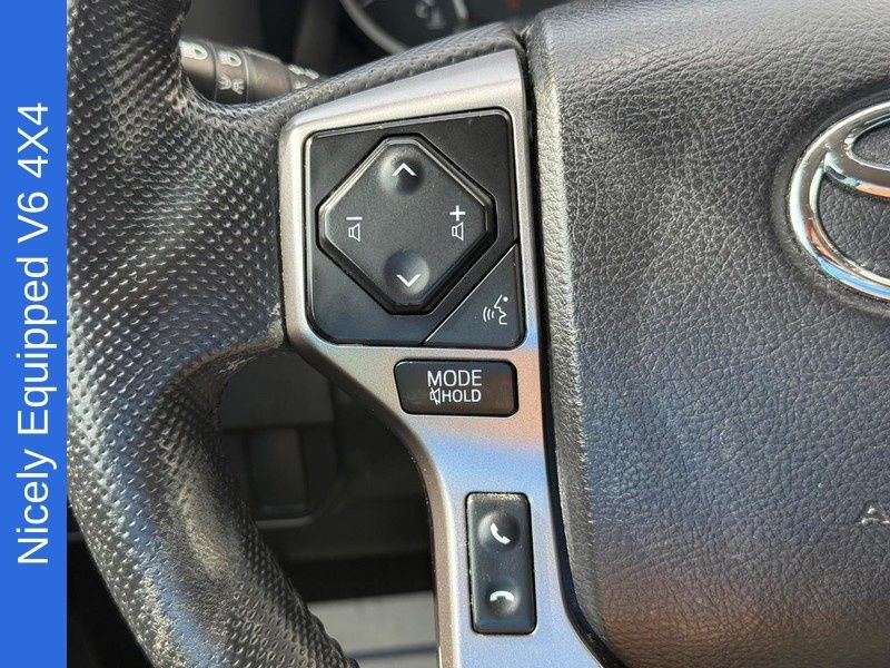 Used 2022 White Toyota SR5 image 20
