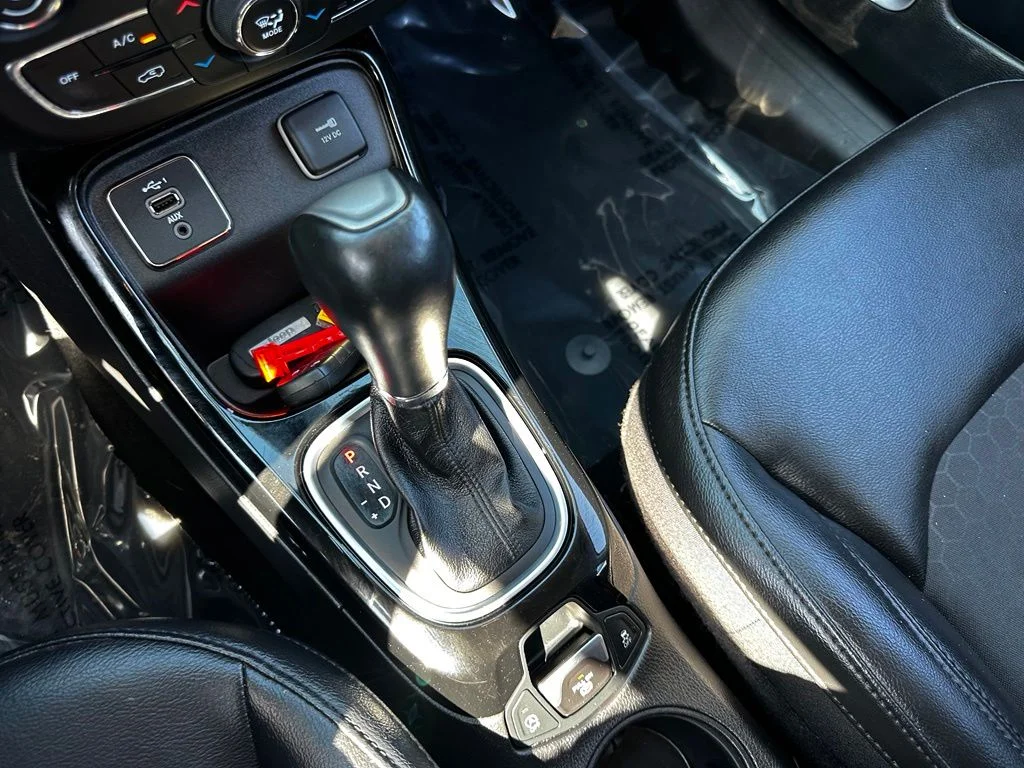Used 2019 Gray Jeep Latitude image 29
