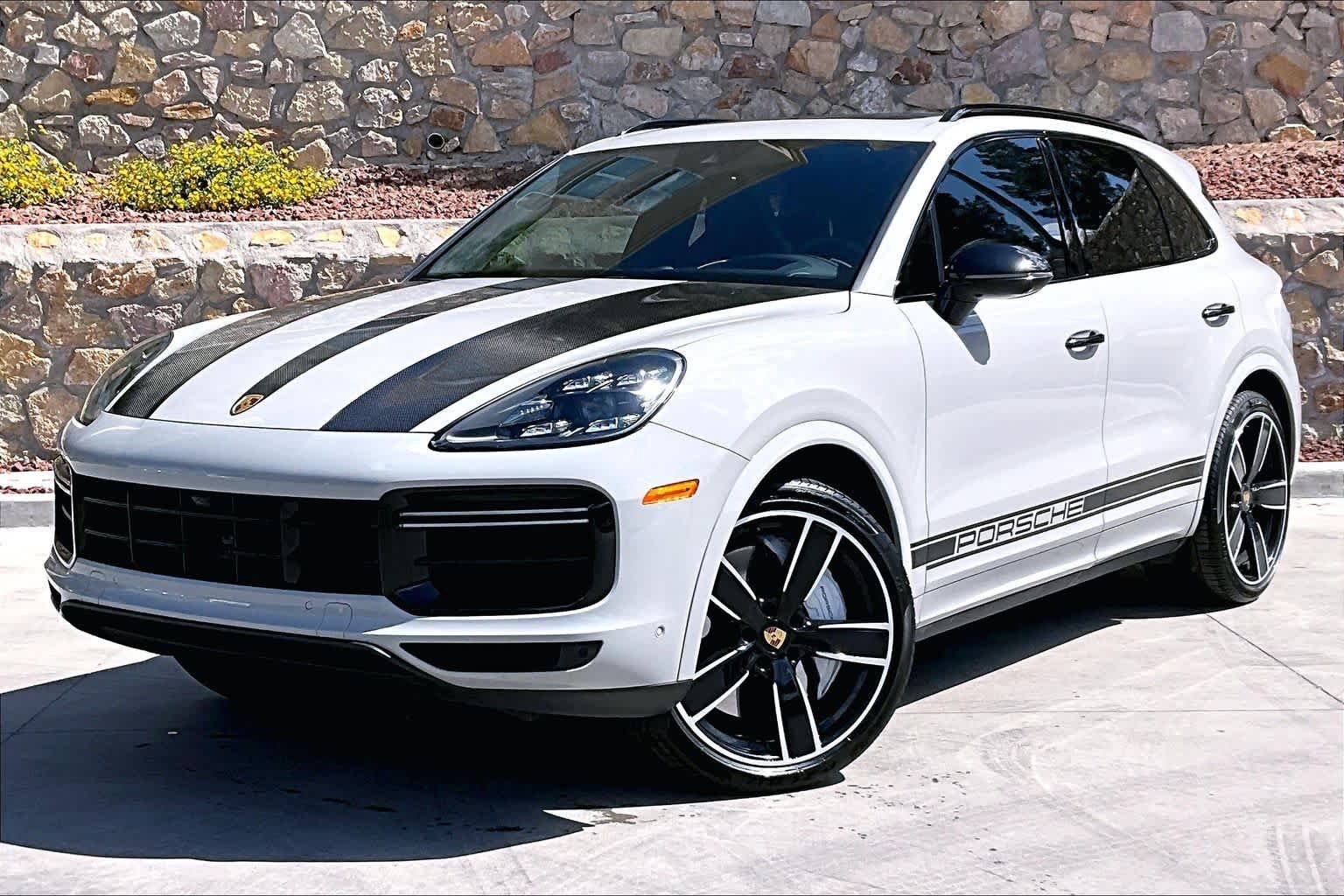 2022 Porsche Cayenne Turbo's photo