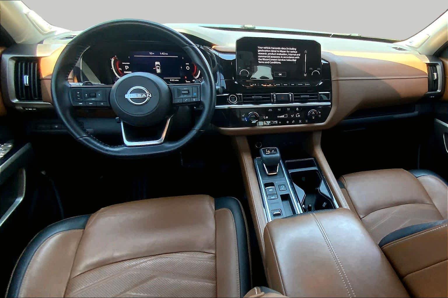 Used 2023 Obsidian Green Pearl Nissan Platinum image 16