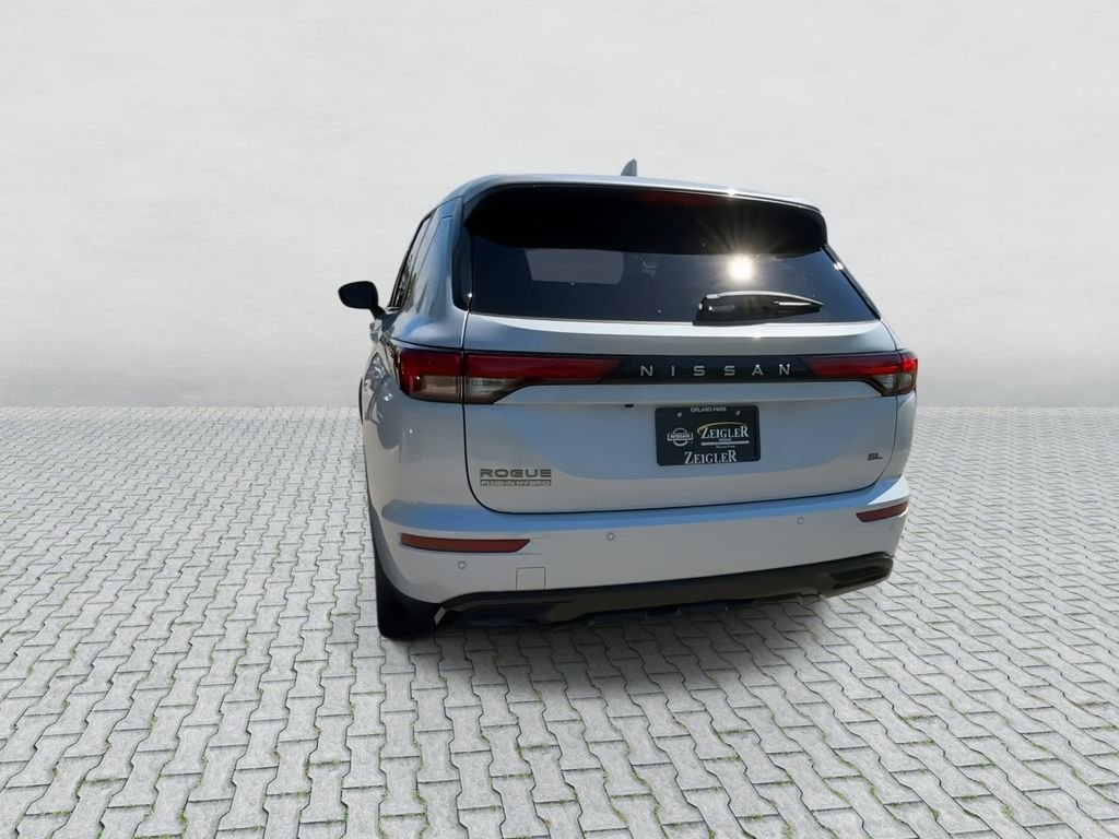 New 2026 White Nissan SL image 7