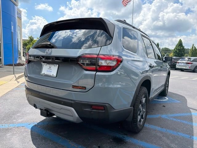 Certified Used 2025 Sonic Gray Pearl Honda TrailSport image 7