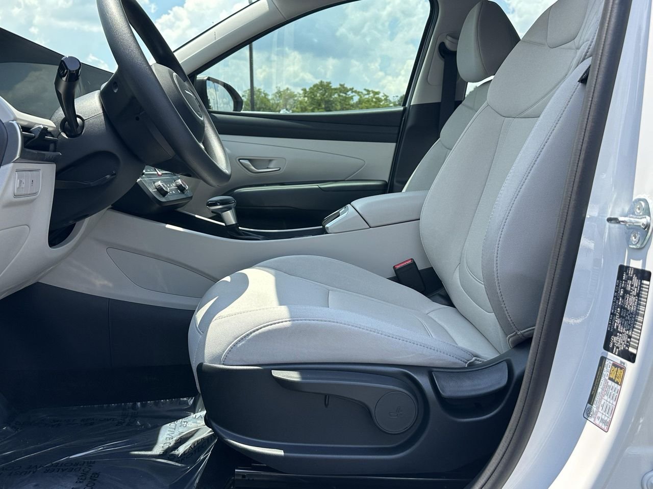 New 2025 Serenity White Pearl Hyundai SE image 9