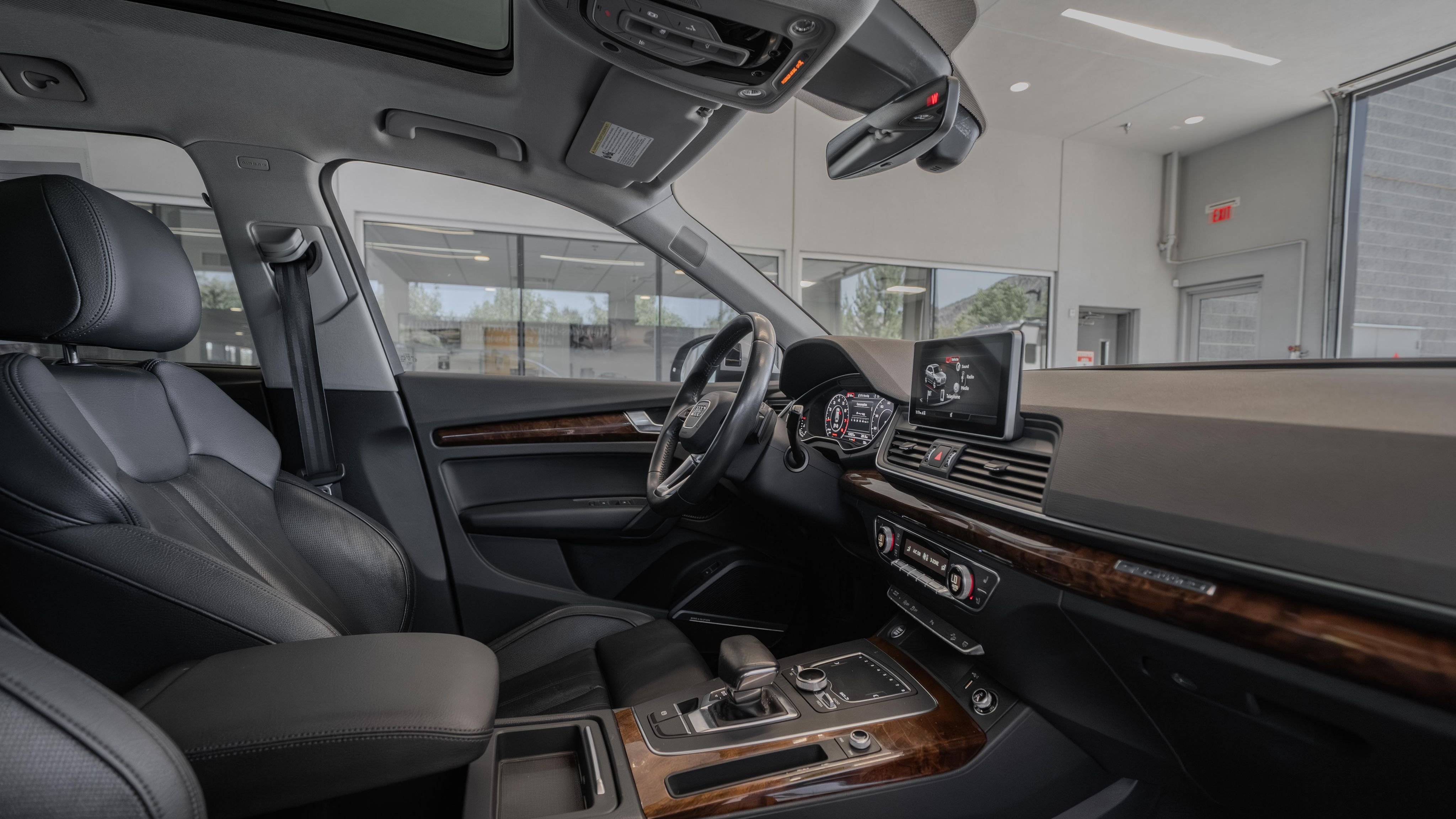 Used 2018 Florett Silver Metallic Audi 2.0T Premium image 17