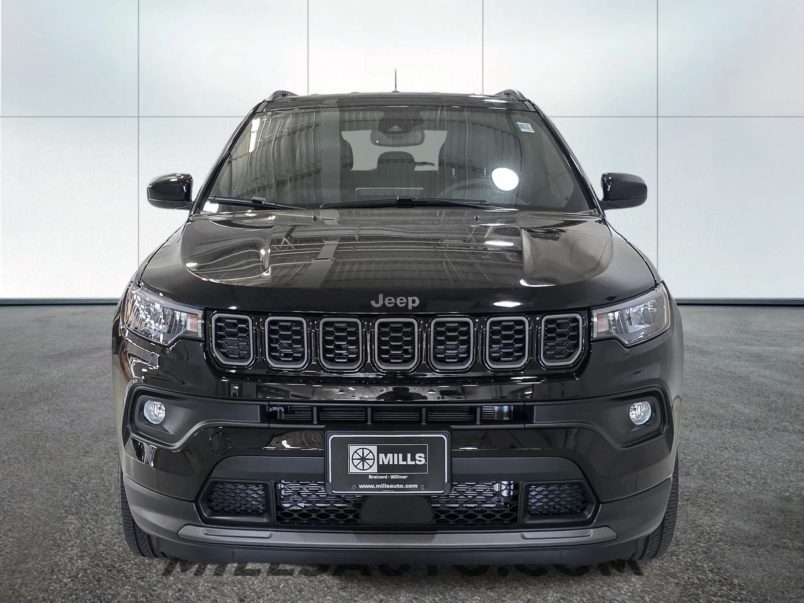 New 2026 Diamond Black Crystal Pearl-Coat Exterior Paint Jeep Latitude image 12