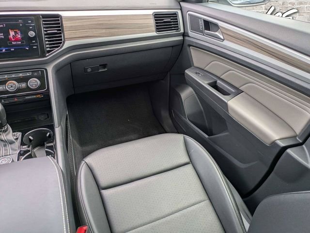 Used 2023 Blue Volkswagen SEL image 19